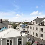 Sunny Apartment In The Reykjavik City Center